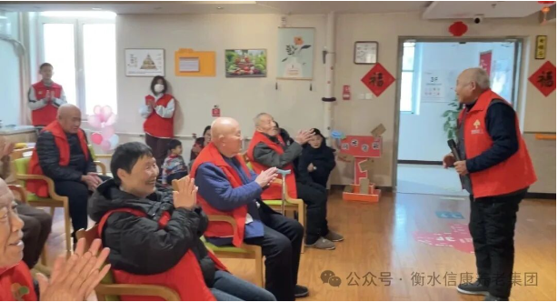 信康嘉园护理 ：轮椅安全转移