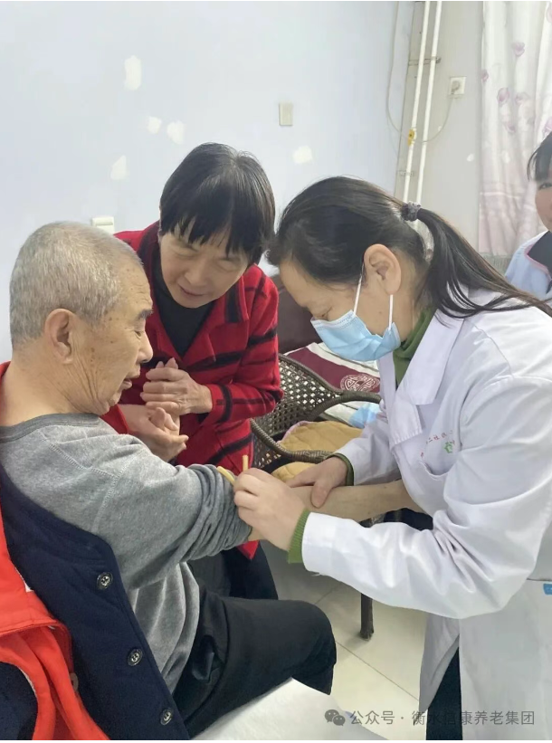 暖心体检护安康、岁末情暖在信康